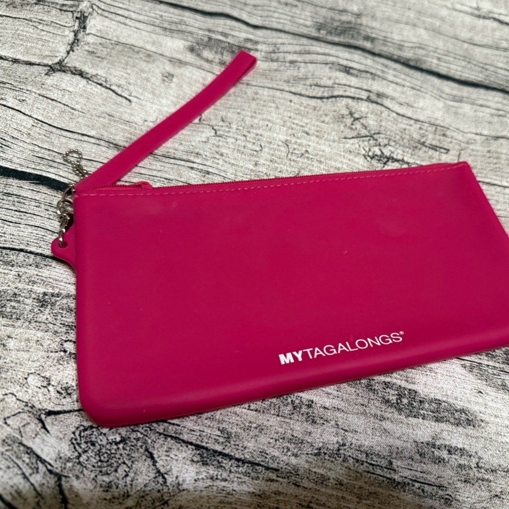 My tagalongs - Cute hot pink zippered silicone pouch